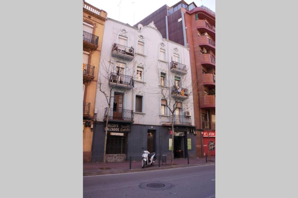 הוספיטלט דה יוברגאט Barcelona Industrial Style Apartment מראה חיצוני תמונה