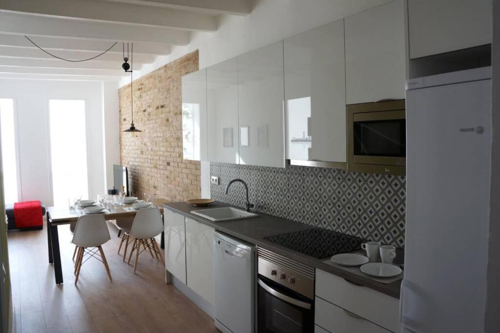 הוספיטלט דה יוברגאט Barcelona Industrial Style Apartment מראה חיצוני תמונה