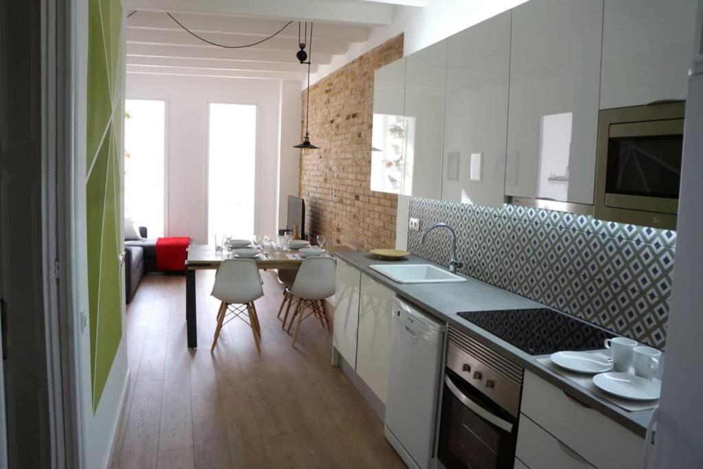 הוספיטלט דה יוברגאט Barcelona Industrial Style Apartment מראה חיצוני תמונה